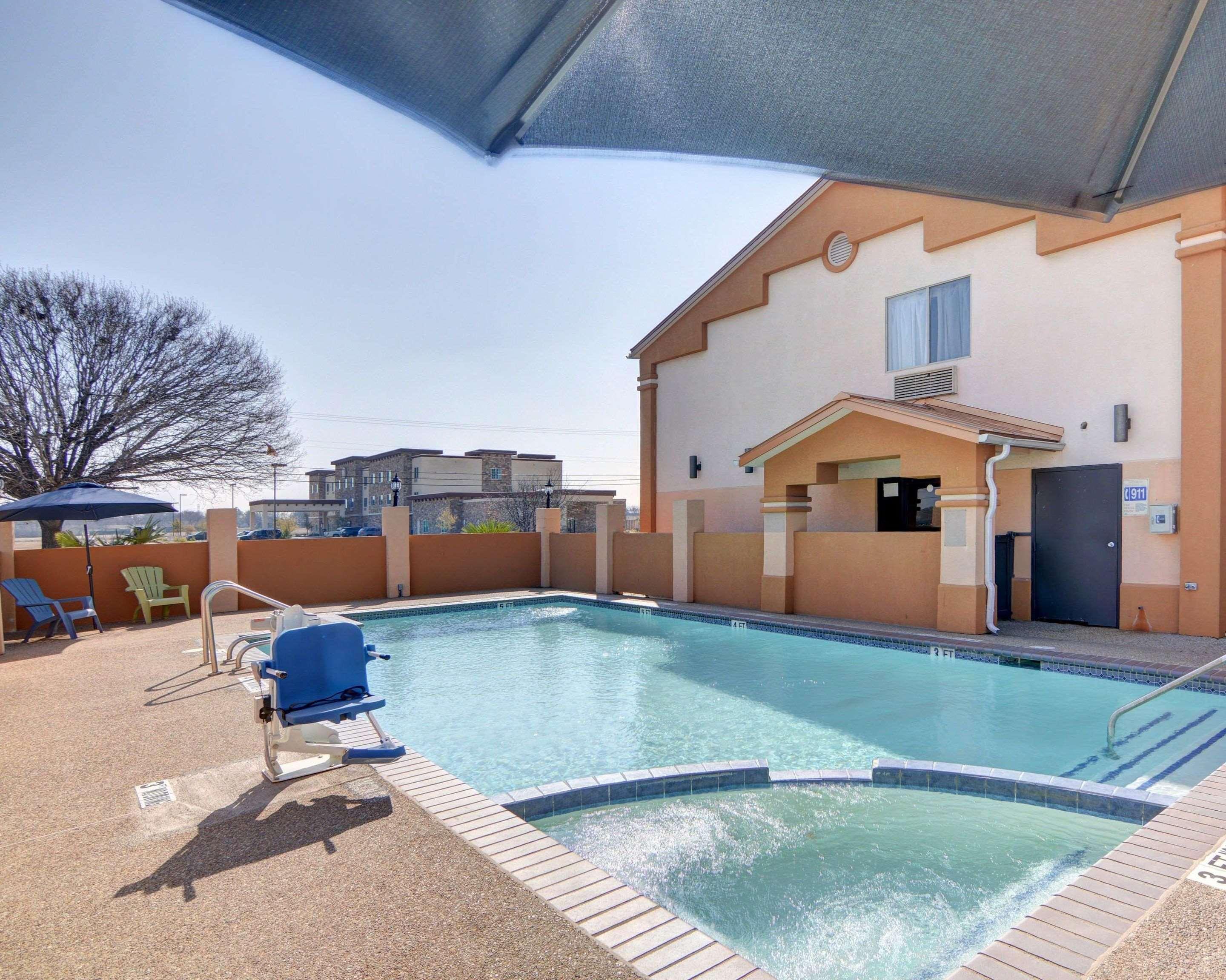 Quality Inn Forest Hill - Fort Worth South Zewnętrze zdjęcie